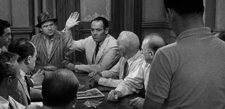 Juré n°8 (Henry Fonda) dans 12 hommes en colère.