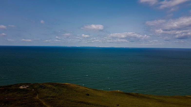 Vue de la côte britannique depuis le Cap Blanc Nez (France) © Lou Bazart-Gelly