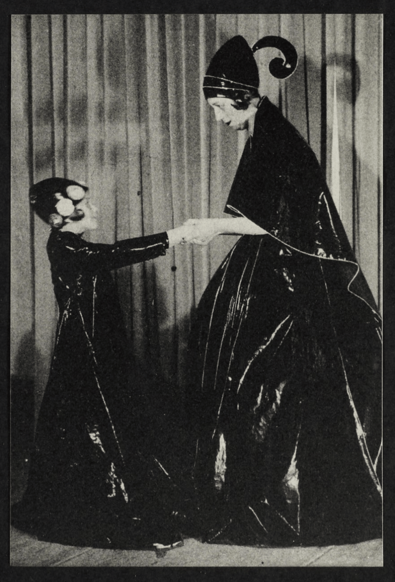 Jeanne Lanvin et sa fille Marguerite photographiées par un anonyme en 1907. Crédits : Patrimoine Lanvin