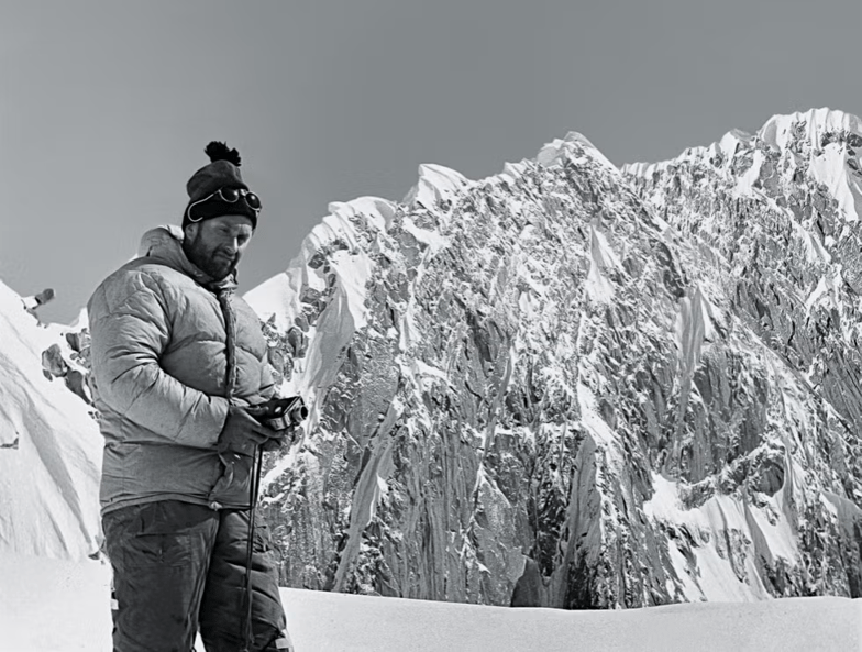 Lionel Terray en Alaska, 1964. Crédits : Moncler