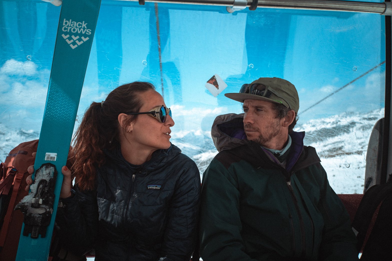 N’oubliez pas de nous suivre, de partager l’épisode et de nous mettre plein d’étoiles pour donner de l’envol à Vent Debout.