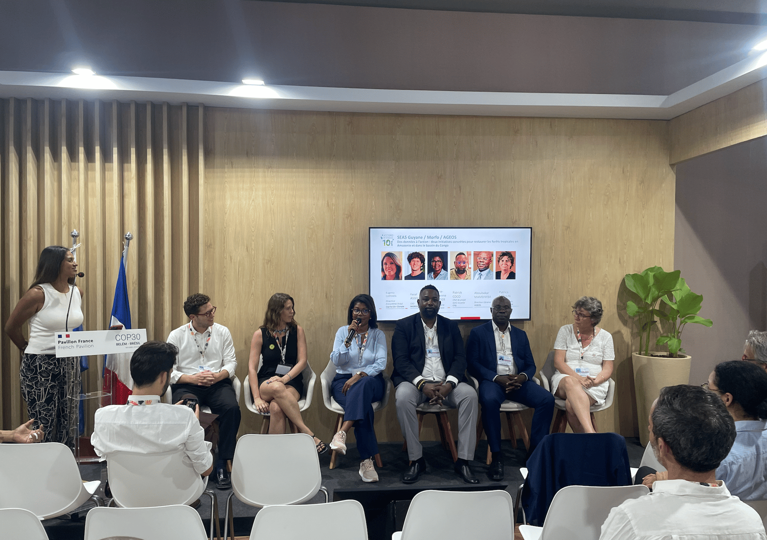 Table ronde sur l'usage des données pour la protection des forêts au Congo et en Amazonie, au Pavillon France (c) archive personnelle