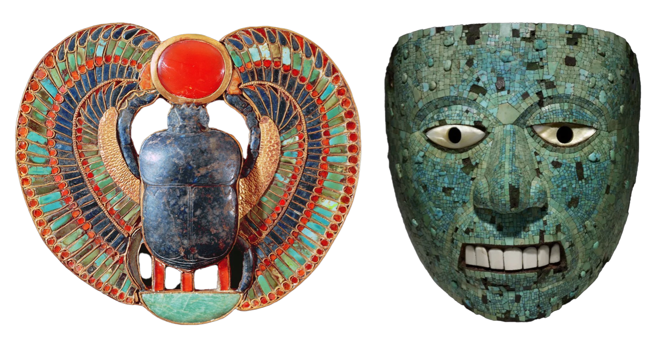 A gauche, Pectoral scarabée de la tombe de Toutankhamon A droite, masque de Xiuhtecuhtli