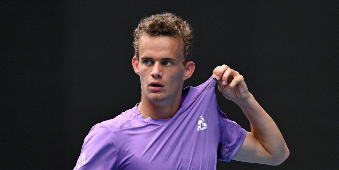 Ça paye la muscu, mais maintenant mes t-shirts sont trop serrés. Luca Van Assche ©wearetennis