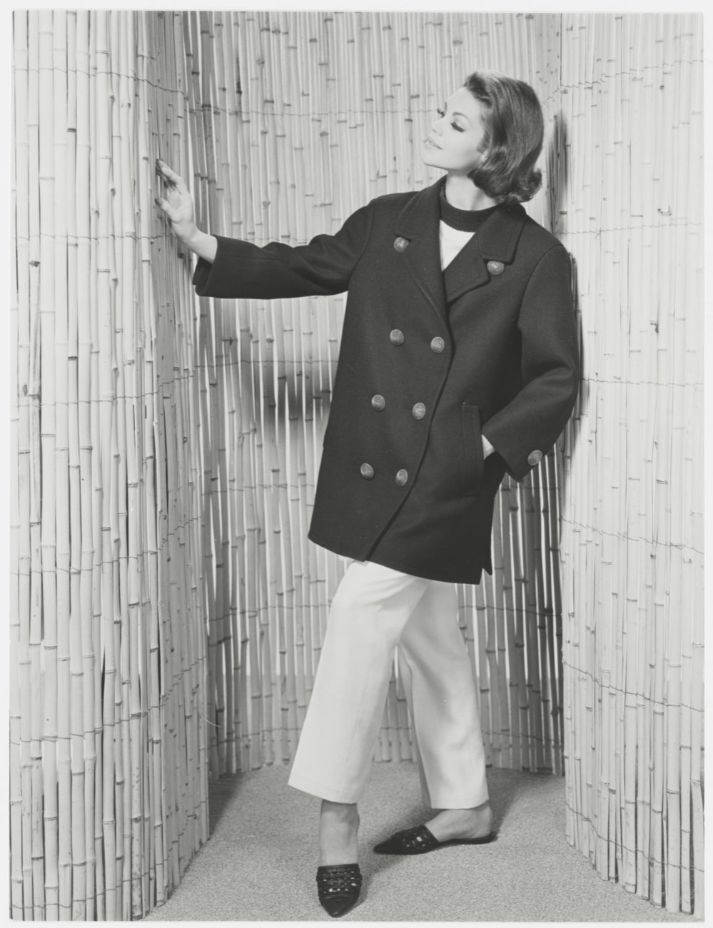 Premier caban d'Yves Saint Laurent. Collection haute couture printemps-été 1962. Crédits : Photographie des frères Séeberger.
