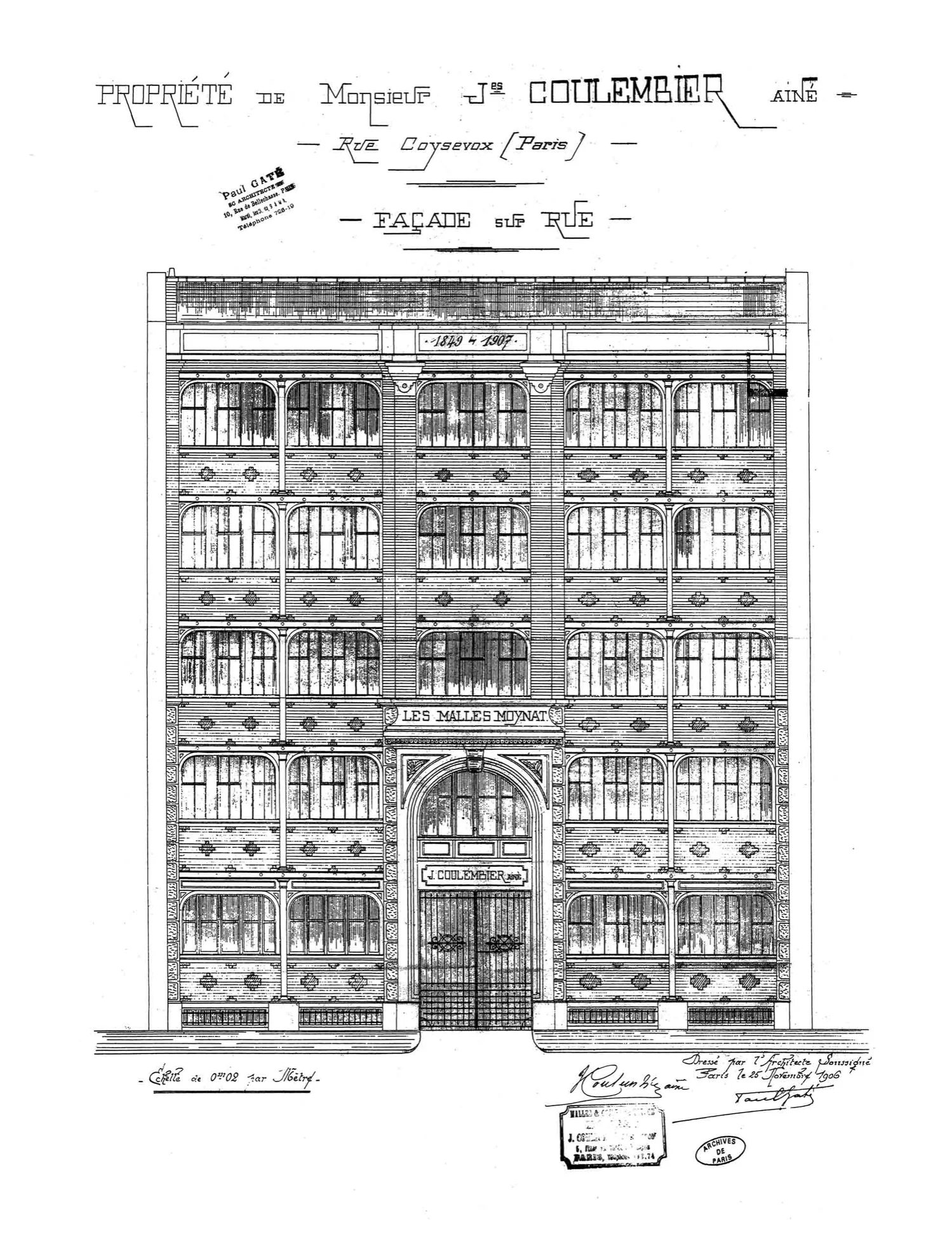 Façade de la Fabrique rue Coysevox (dont le porche est encore visible aujourd'hui dans le 18ème arrondissement). ©Moynat