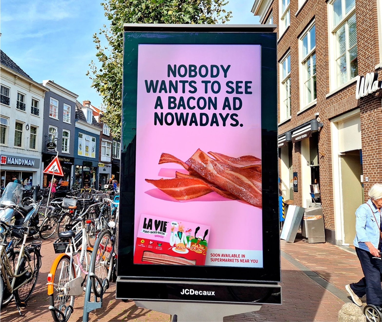 La Vie billboard celebrating the Netherlands’s first meat ad ban in Haarlem | Courtesy: La Vie
