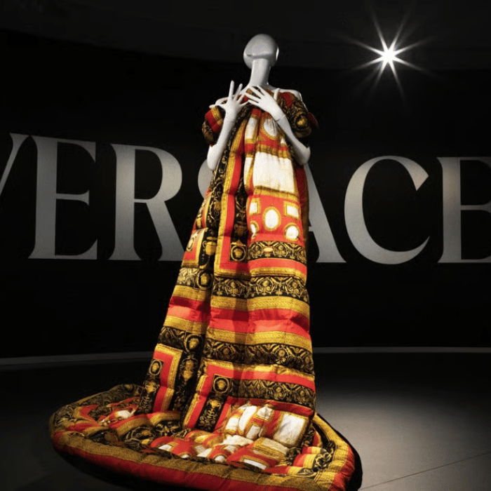 © Gianni Versace Retrospective / Web